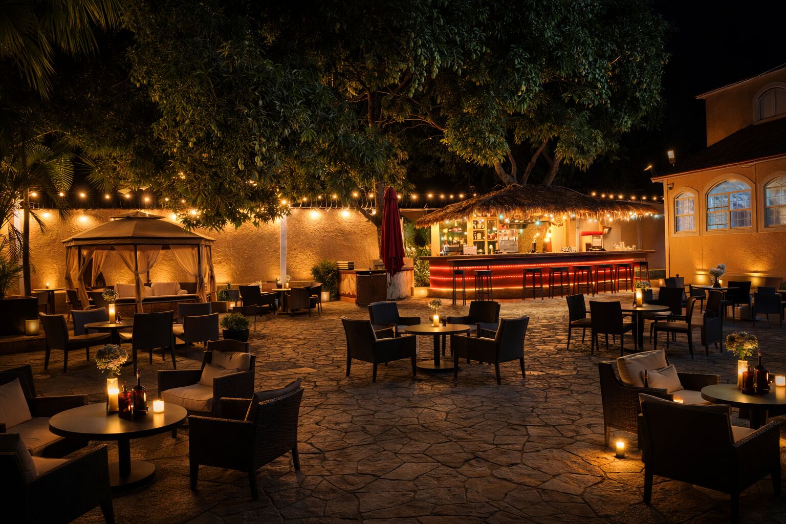 Outdoor Bar & Lounge