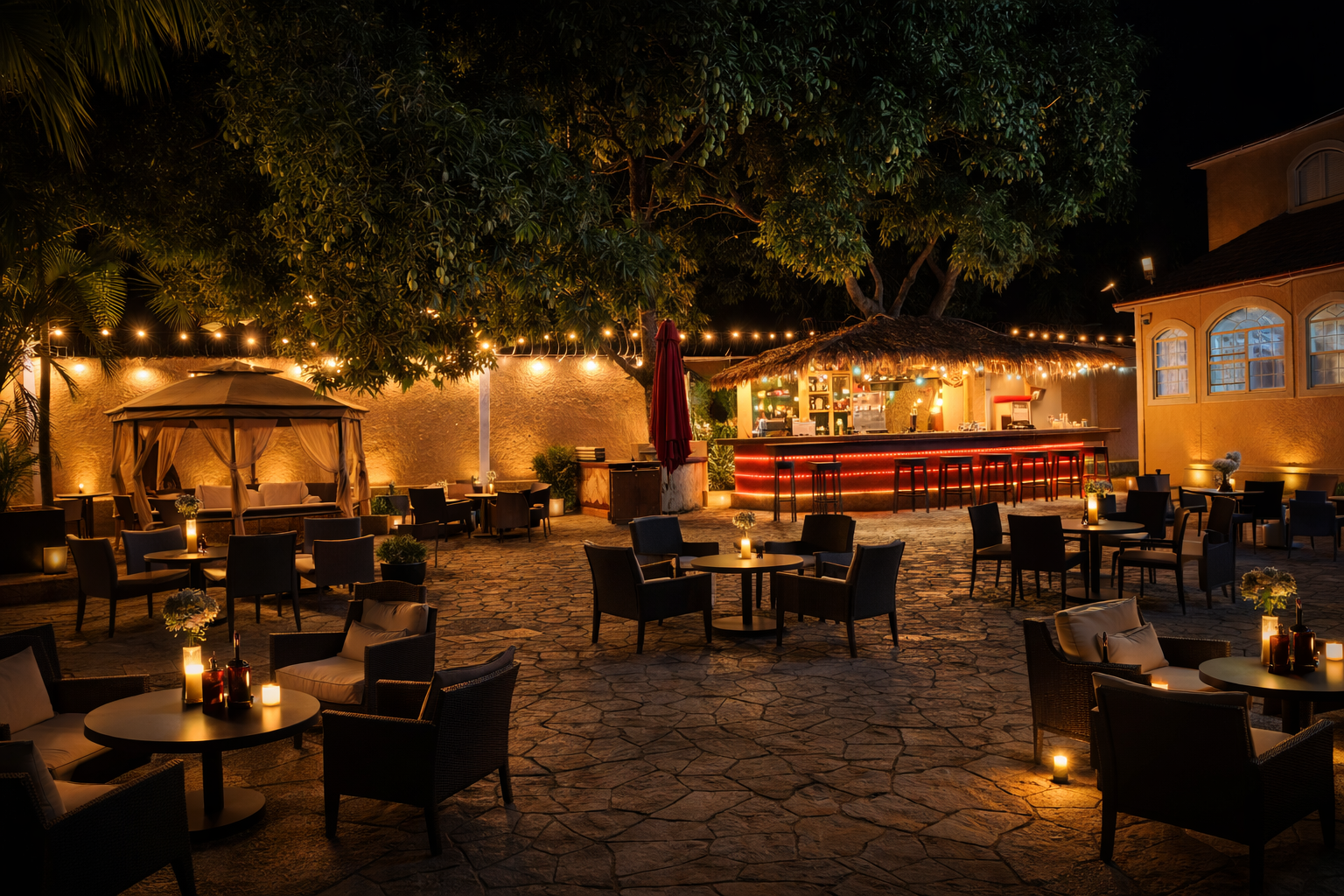 Outdoor Bar & Lounge